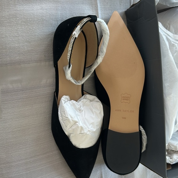 Brand new⭐️never worn Ann Taylor Pointy Tow Suede ankle flats size 10 - Picture 3 of 7